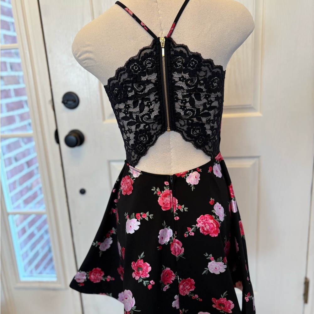B. Smart Black and Pink Floral Mini Dress size 7 - Picture 2 of 8